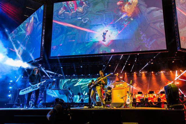 【战报】TES 3-0 iG：双C完美表现帮助队伍挺进决赛